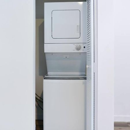 Awesome Townhouse 15 Minutes From The Beach マイアミ エクステリア 写真