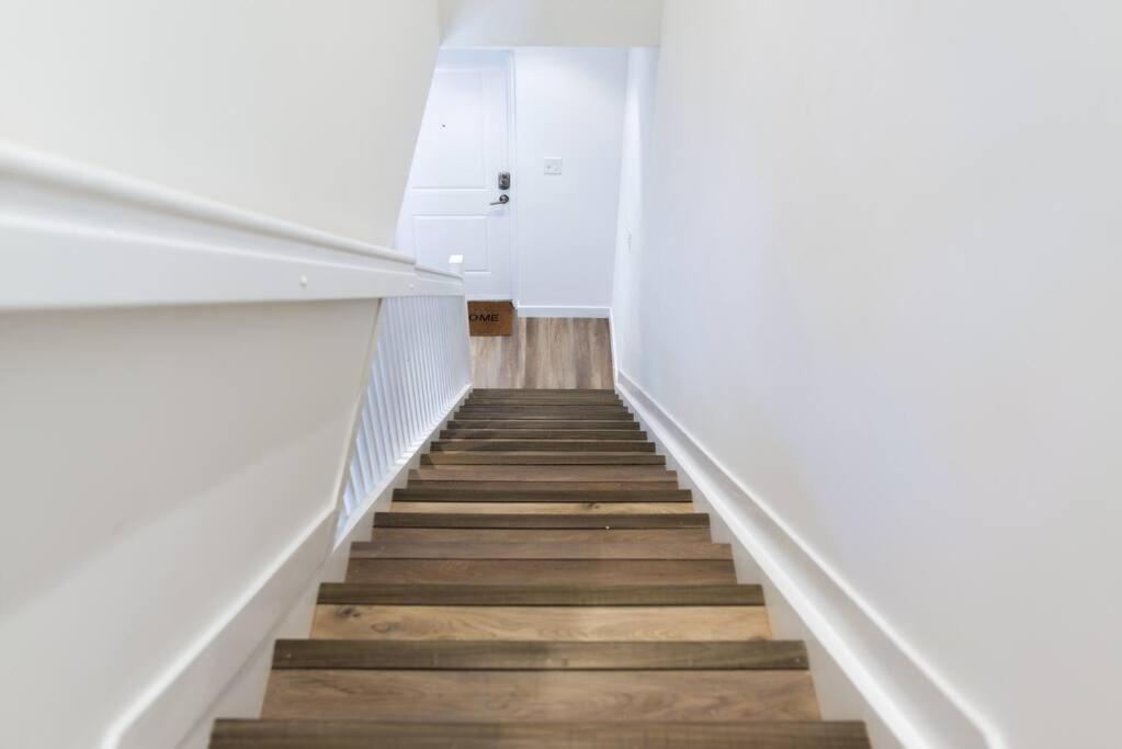 Awesome Townhouse 15 Minutes From The Beach マイアミ エクステリア 写真
