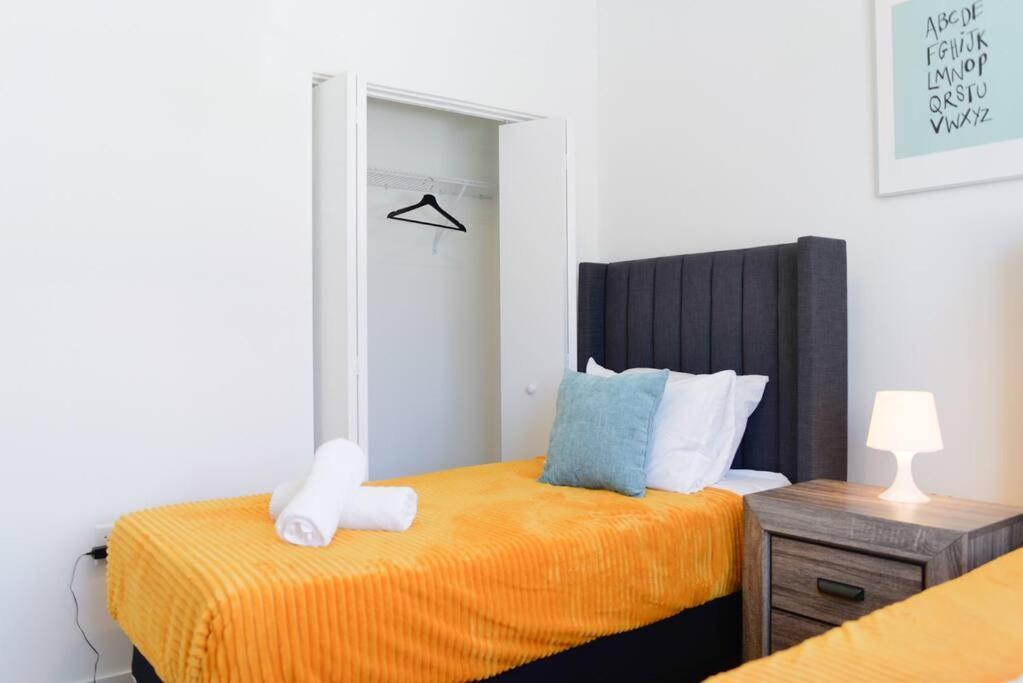 Awesome Townhouse 15 Minutes From The Beach マイアミ エクステリア 写真